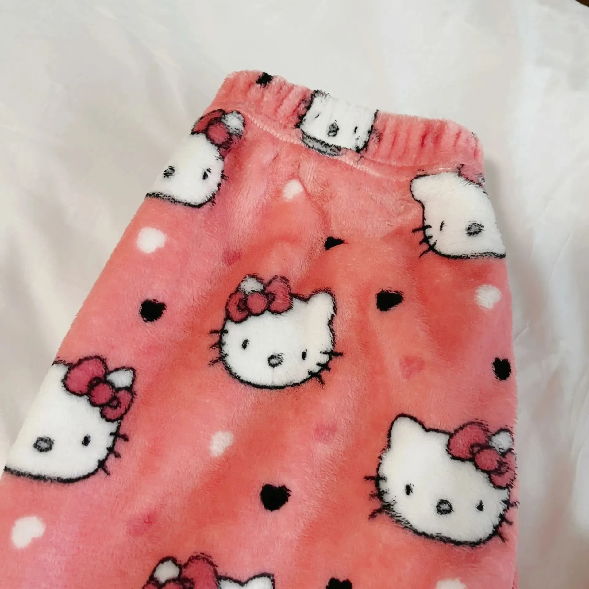 Hello Kitty Pajamas for Winter: Staying Cozy in Chilly Weather插图